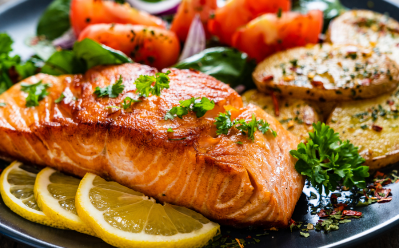 Un plat équilibré avec du saumon